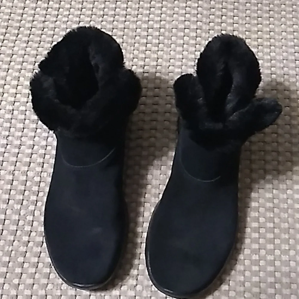 Women's Skechers Black Gen5 Fur-Lined Boots size 7 - Picture 2 of 10